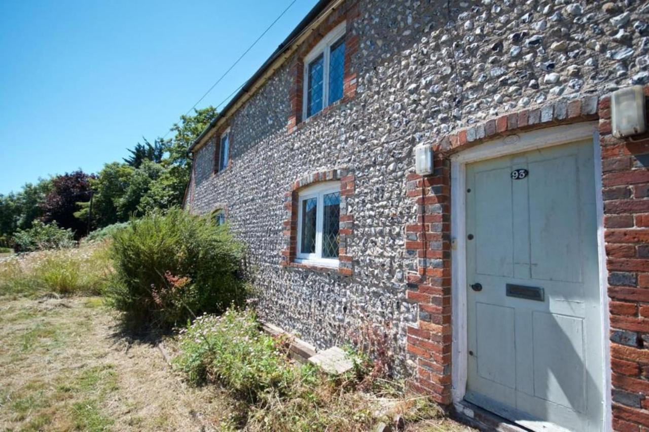 Wish Cottage Ratton Exteriör bild